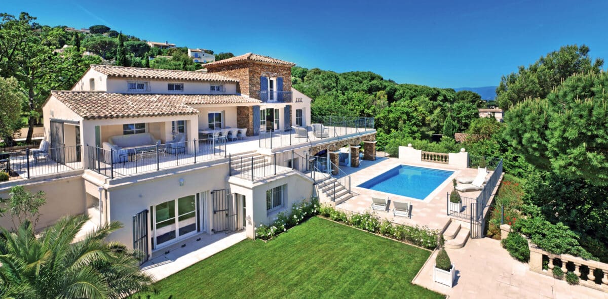 Comment choisir la meilleure agence immobilière pour acheter une propriété à Saint Tropez